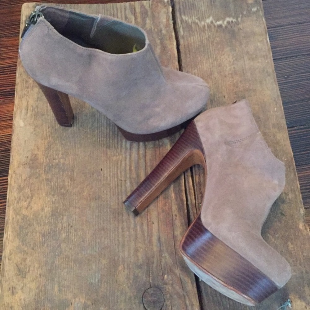 Schutz Bella platform ankle boots